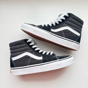 Vans Sk8-Hi Black & White High-Tops Like New Size 7.5 Women’s